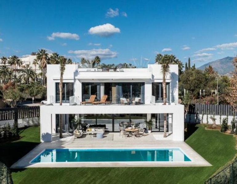 Villa à vendre dans El Campanario, Estepona Est