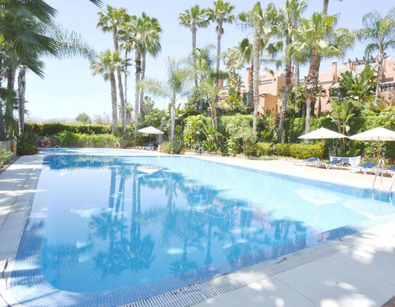 Adosado en venta en Altos de Puente Romano, Marbella Golden Mile