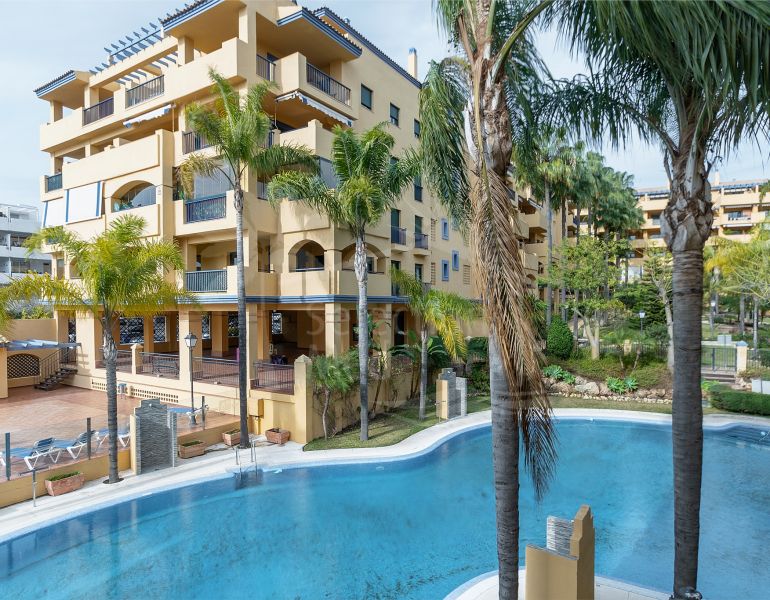 Apartamento en venta en Los Naranjos, San Pedro de Alcantara