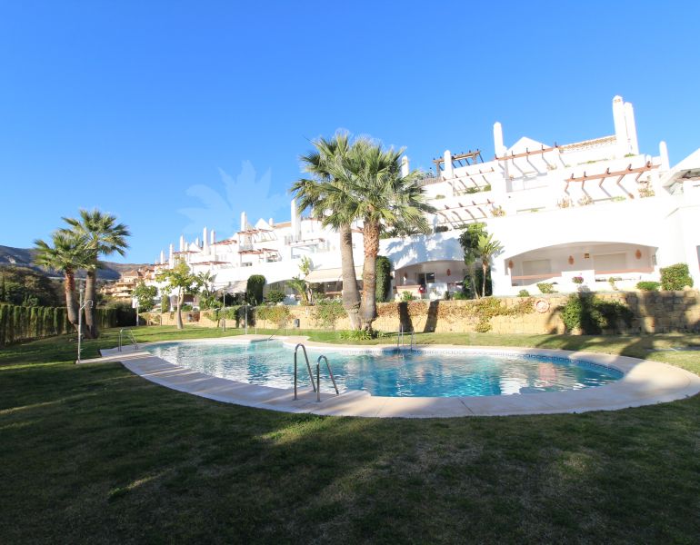Appartement en rez-de-chaussée de luxe avec piscine commune et jardin à Aloha Royal, Nueva Andalucia, Marbella, Malaga