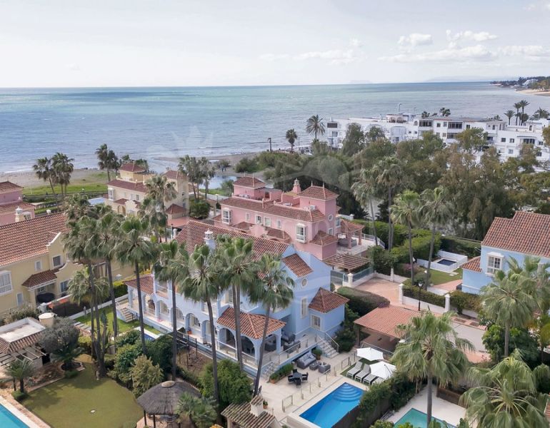 Villa for sale in Marbella - Puerto Banus