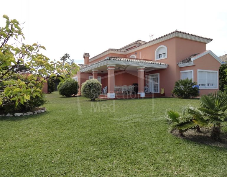 Villa à vendre dans Guadalobon, Estepona Ouest