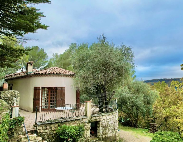 Properties for sale in GolfeJuan, Vallauris