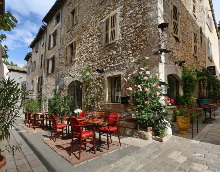 Sells guest house valbonne village in stone