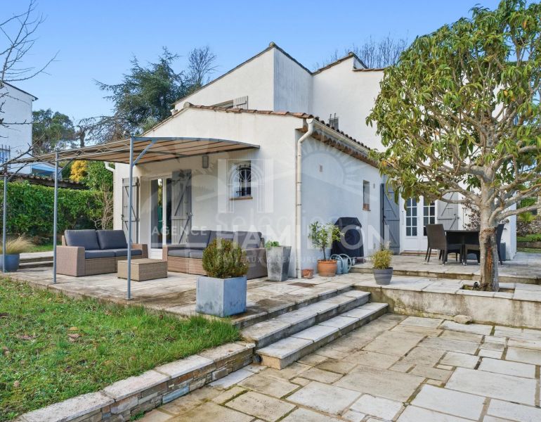 Casa en venta en Valbonne