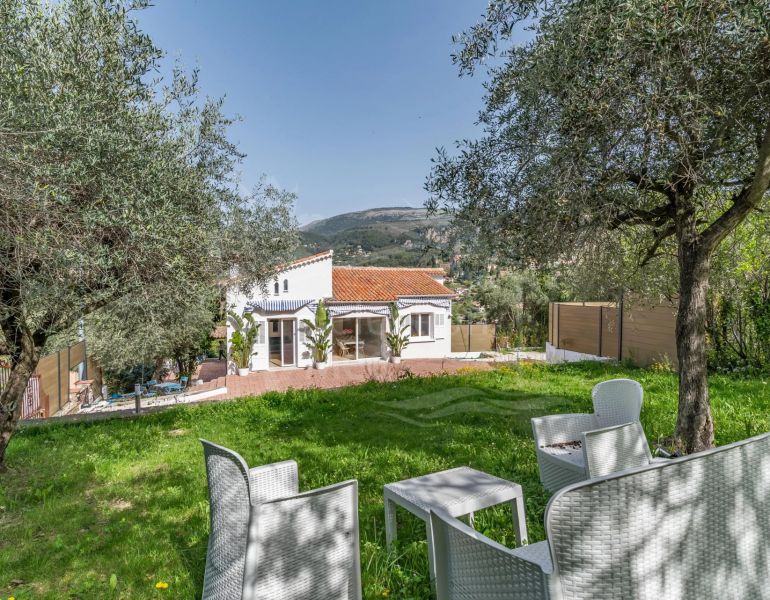 In one of the most peaceful and residential parts of Grasse with a beautiful ...