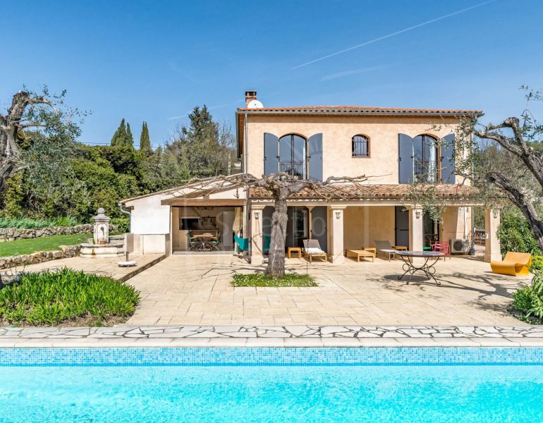 Located in a quiet area of Le Rouret at the end of an impasse, in a pleasant ...