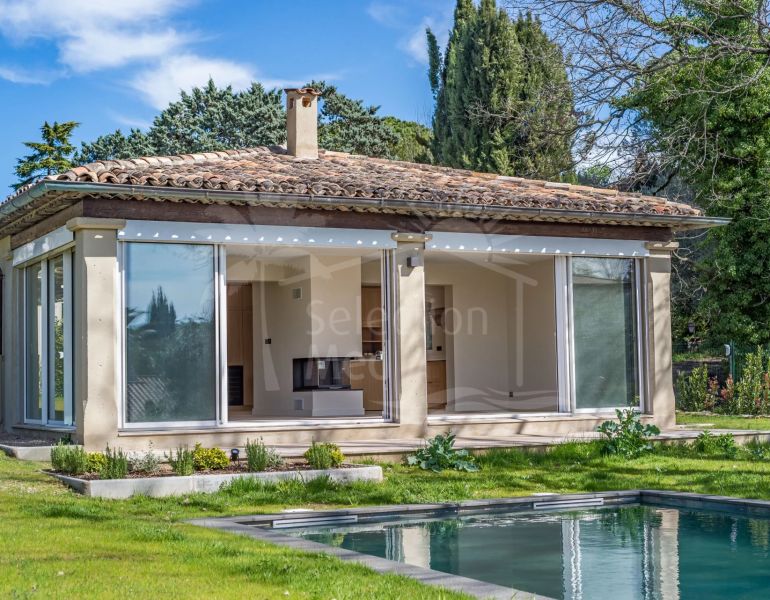 In the quiet village, come and visit this exceptional villa. On one level, the ...
