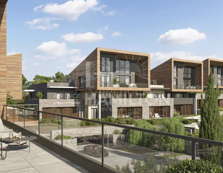 Discover this exquisite apartment in the heart of the prestigious ...