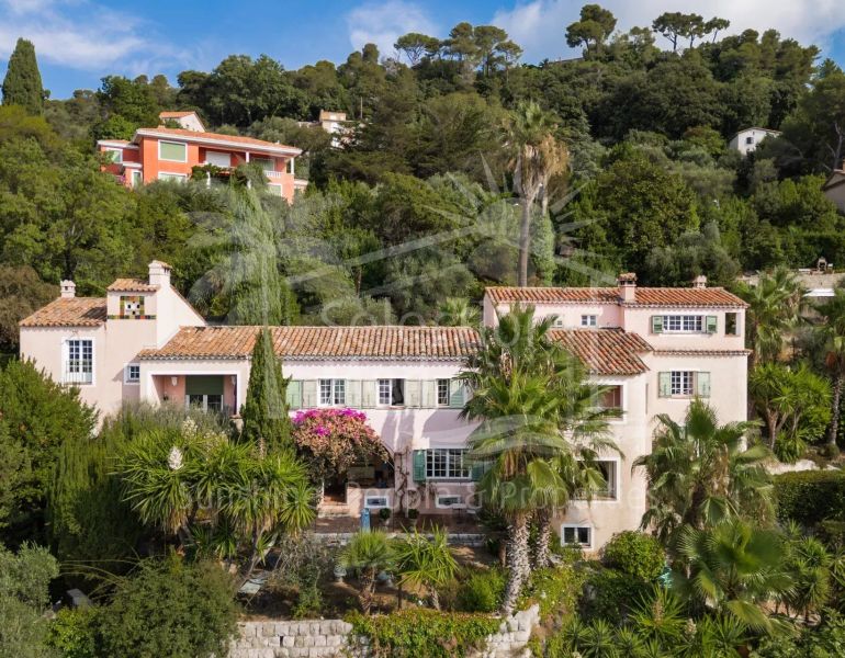 Discover this superb Florentine Art-Deco artist's house, built in 1954 by ...