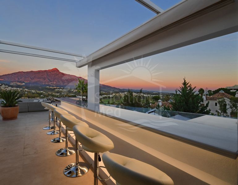 Luxury 7-bedroom villa in Nueva Andalucia, Marbella with panoramic views