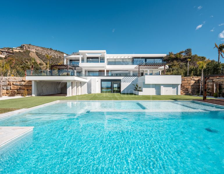 Luxury Villa in Marbella Golf with Stunning Sea Views