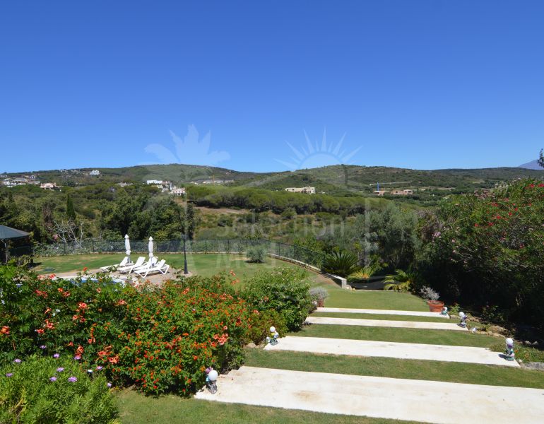 Maison de famille impressionnante à vendre – Villa traditionnelle de 5 chambres à Sotogrande Alto.