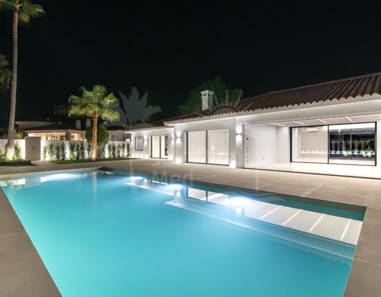 VILLA ENCANTO - ELEGANT FRONTLINE GOLF VILLA