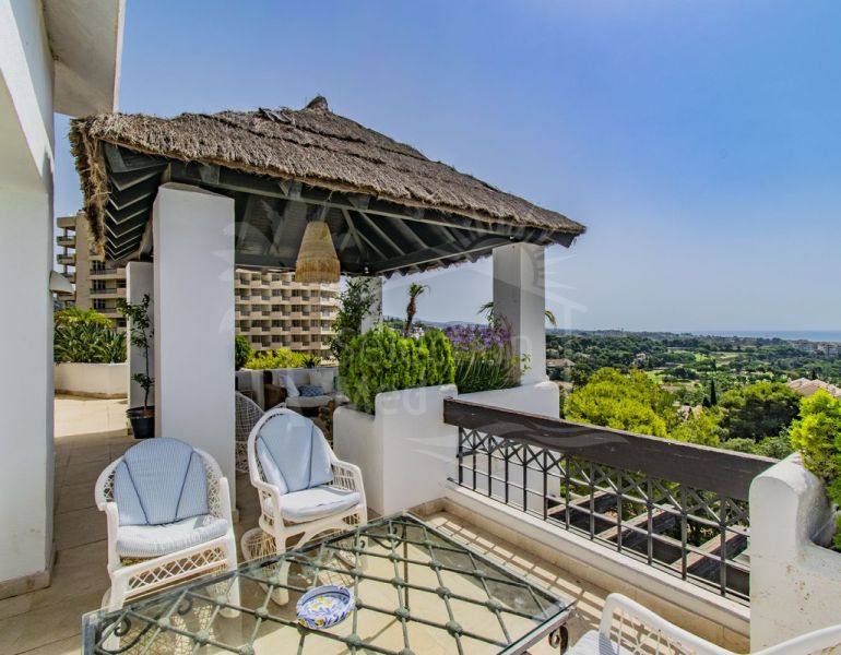 Luxurious Penthouse in Rio Real, Marbella East