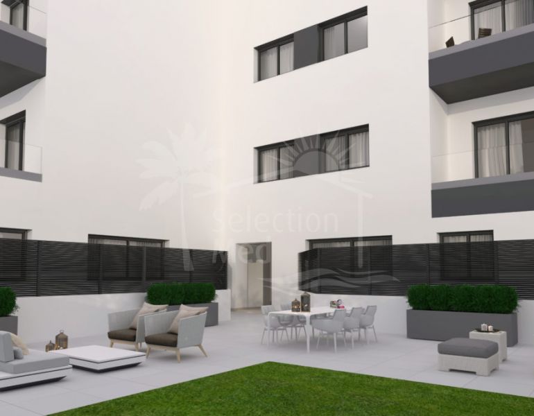 Ground Floor Apartment in Malaga: Modern Living with Unmatched Convenience