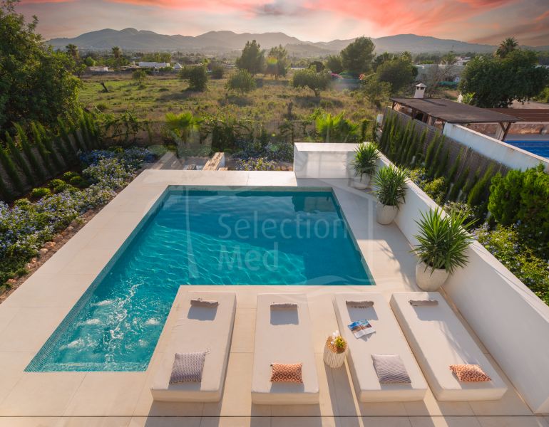 Exclusive Luxury Villa in Ibiza with Panoramic Views and Modern Comforts