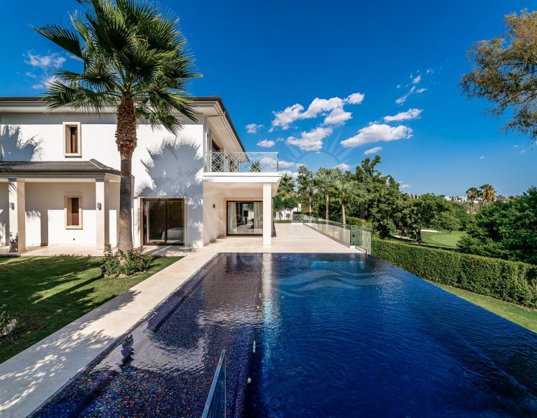 Luxurious Villa in Nueva Andalucia with Stunning Views