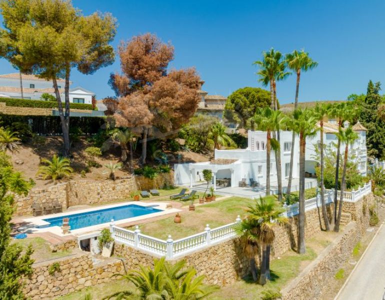 Exquisite Villa in Altos del Paraiso, Benahavis