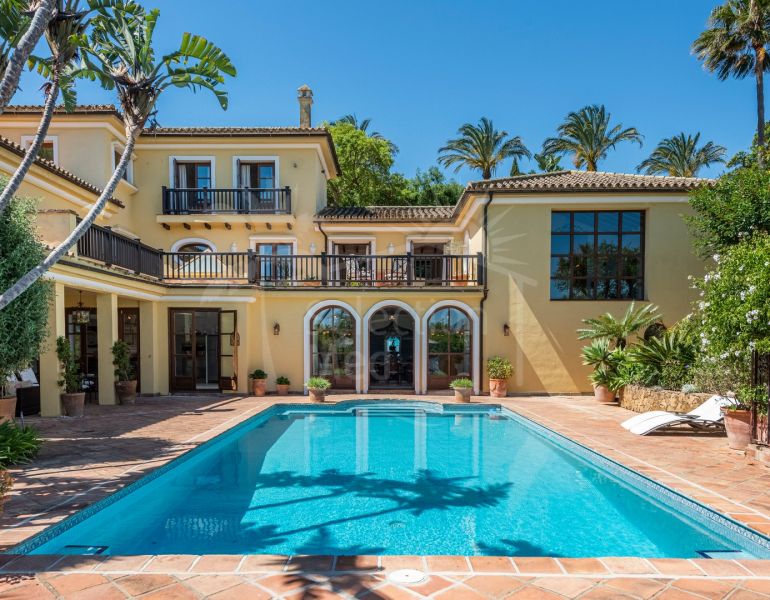 Impressive 6 Bedroom Villa in Sotogrande Alto in Excellent Condition, with Open Views.