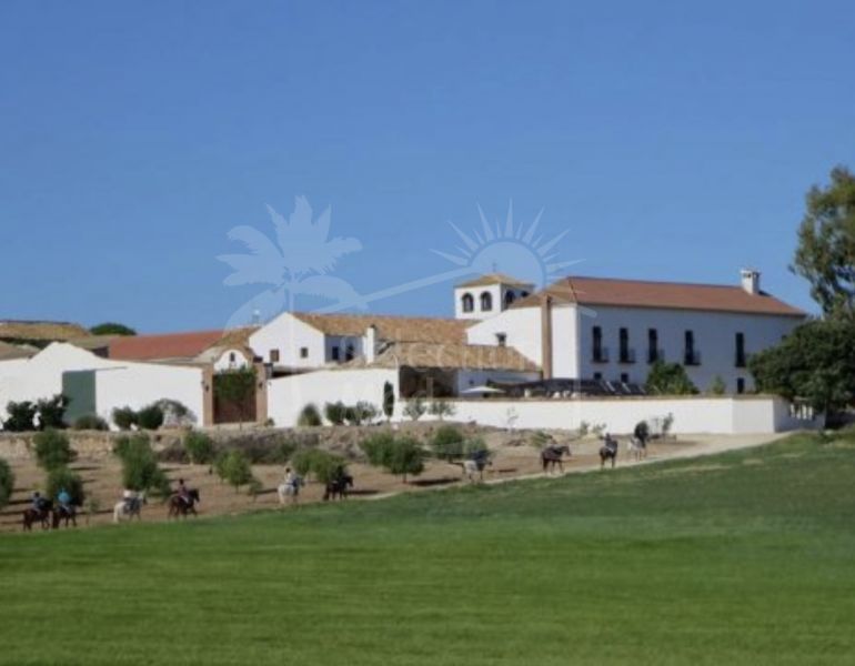 Stunning Cortijo with 30 stables and pool in Mollina