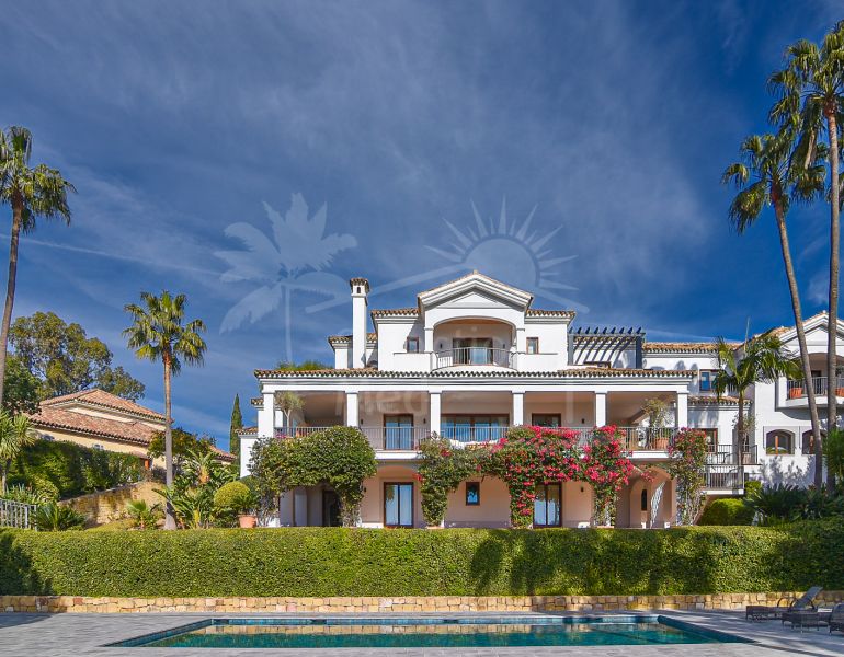 For Sale: Impressive 6 Bedroom villa Frontline to the Golf in Sotogrande Alto