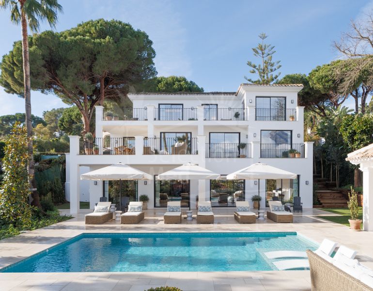 Villa For sale in Nueva Andalucia, Marbella