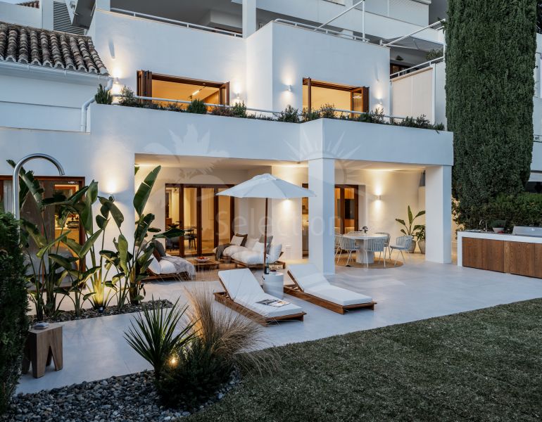 Maison de luxe avec vue sur la mer, la montagne et le golf à Nueva Andalucia, Marbella