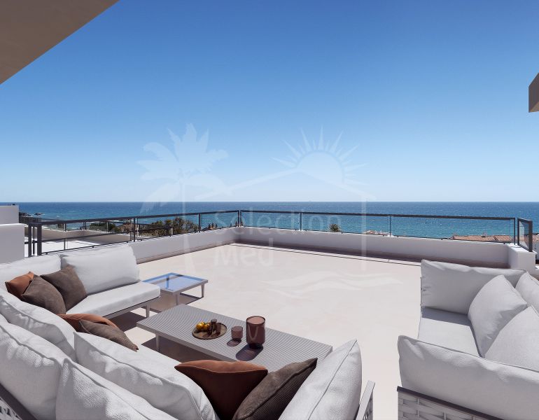 Stunning New Contemporary Penthouse Apartment, Walking Distance to the Beach at Casares Costa.