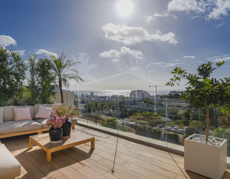 Penthouse de 2 chambres de luxe avec Spectaculaire Vues en Estepona