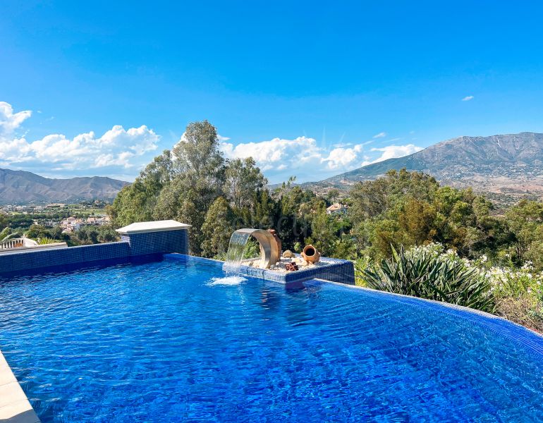 Stunning Luxury Villa in La Cala Golf Resort, Mijas Costa, Malaga