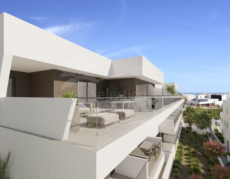 Stunning New 3 Bedroom Penthouse Apartment in Estepona Town, Promenade à distance de Tout.