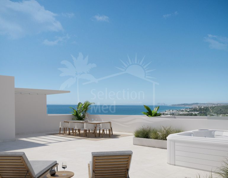 Apartamento de 3 dormitorios con vistas panorámicas cerca de Estepona.