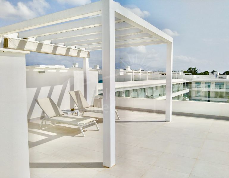 A stunning modern penthouse in Bel Air
