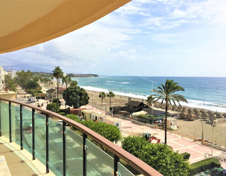 Great Opportunity! – Frontline Beach 4 Bedroom Apartment in Estepona.