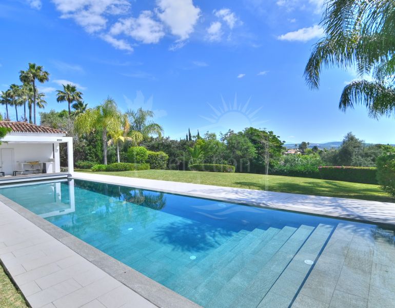 FOR SALE: Stunning Recently Renovated 5 Bedroom Villa, with Sea Views in the Heart of Sotogrande Alto