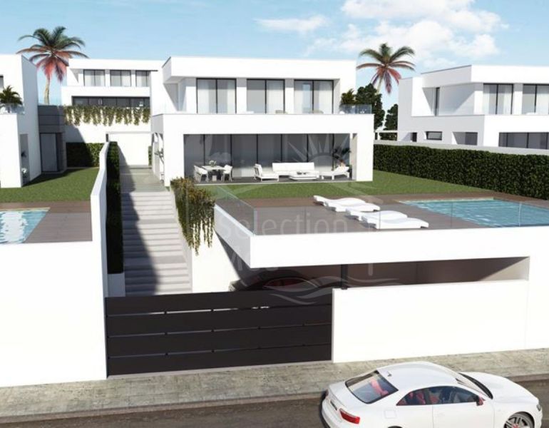 A vendre: Exclusive Brand New Villa de 4 Chambres à coucher dans le complexe Gated Distance de marche à la mer.