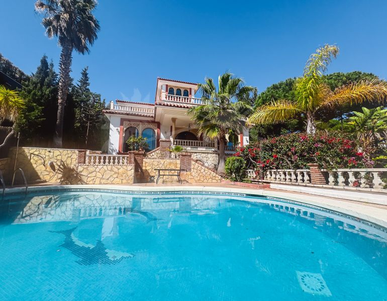 Nazarí Palace-Style Villa in Cala de Mijas – Luxury, History, and Prime Location