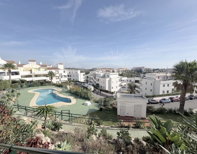 Apartamento de 2 dormitorios con vistas al jardín privado y al mar – Riviera del Sol