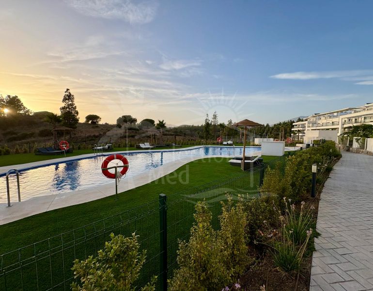 Appartement moderne de 3 chambres avec grande terrasse et vue partielle sur la mer – Mijas Costa