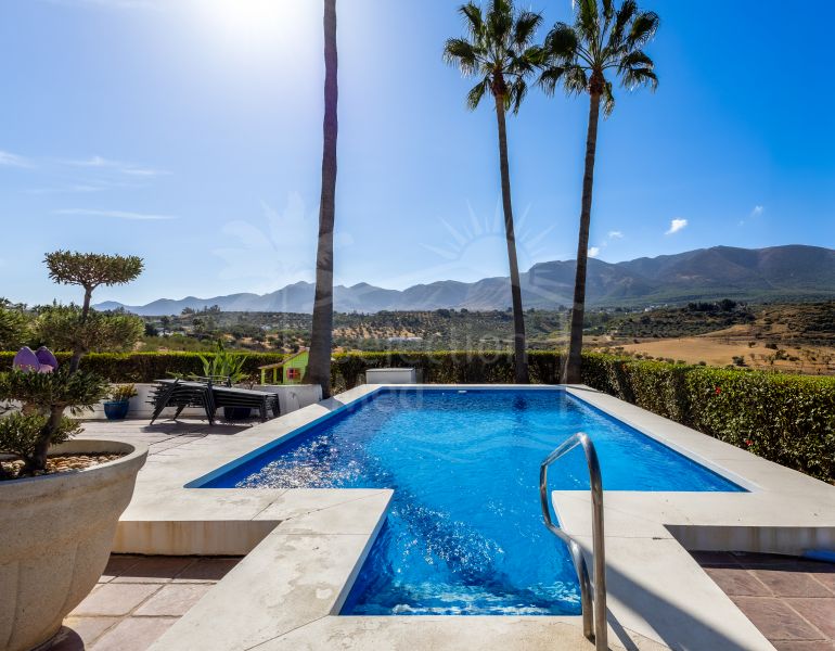 Charming Andalusian villa with panoramic views and total privacy