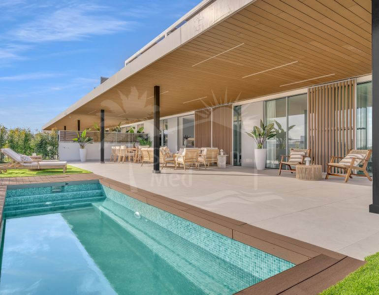 South-facing ground floor apartment with private pool in Santa Clara Homes, Marbella