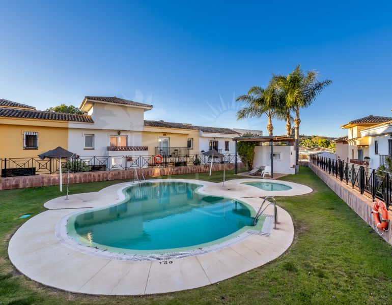 Adosado reformado de 2 dormitorios en Alhaurín Golf, listo para entrar a vivir