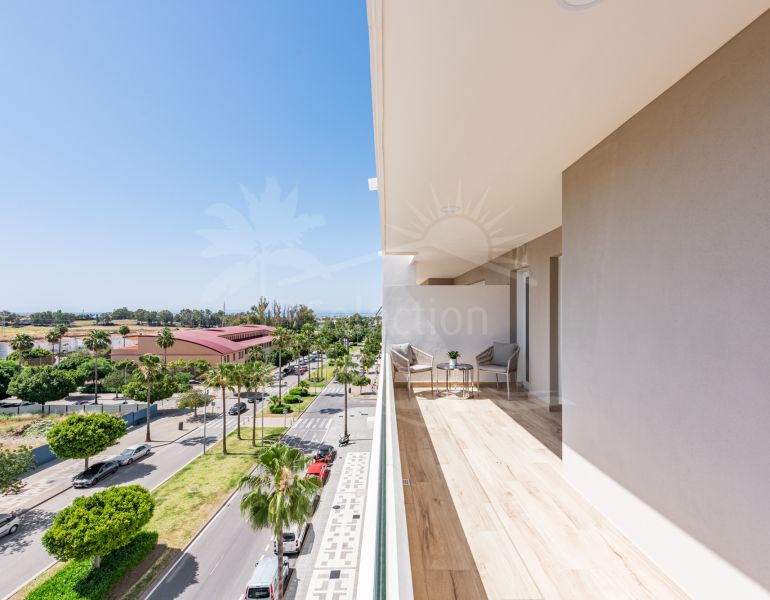 Appartement d’angle neuf de luxe avec vues sur la mer et la montagne à Nueva Andalucía, Marbella