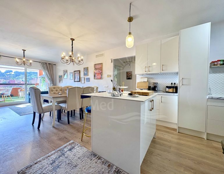 Lovely apartment in sought after location