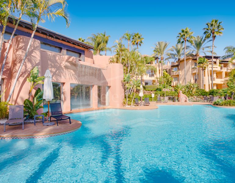 Magnifique, deux chambres, au rez-de-chaussée plein sud dans le prestigieux Mansion Club Marbella