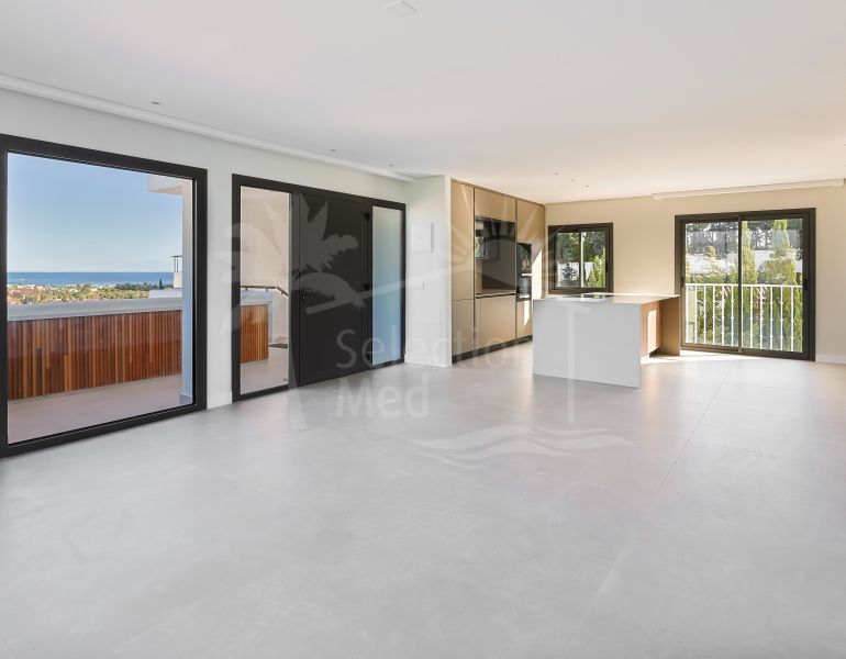 Incroyable, magnifiquement rénové deux chambres à coucher penthouse dans la communauté fermée de Jardines de Andalucía, Nueva Andalucia