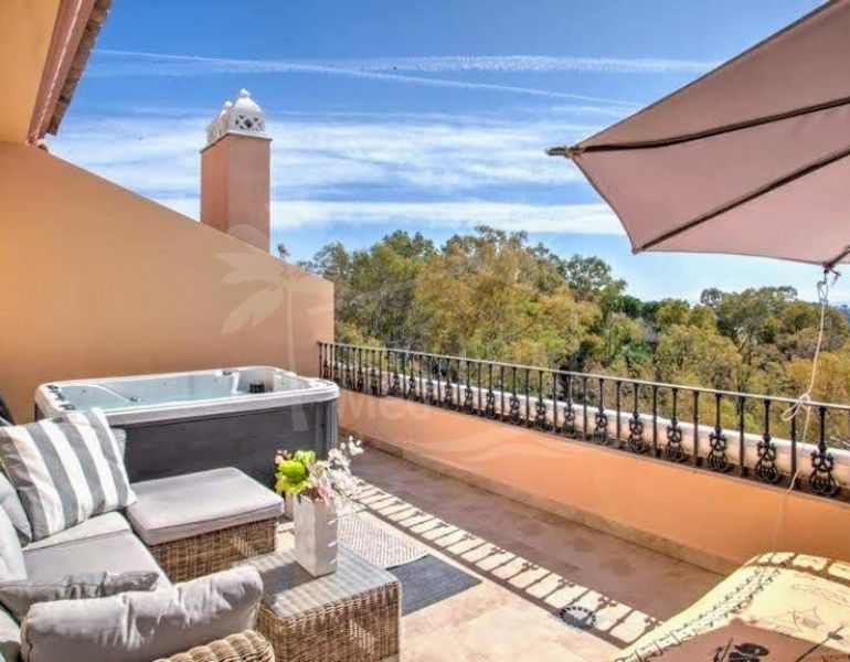 Luxury two bedroom south facing duplex penthouse with wonderful sea views in Vista Real, Nueva Andalucia