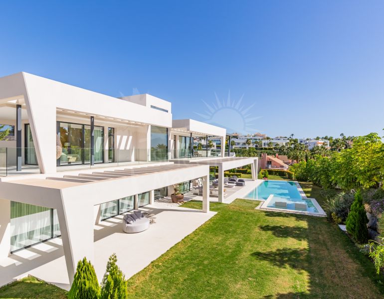 Modern brand new six bedroom villa in Haza del Conde, Nueva Andalucia