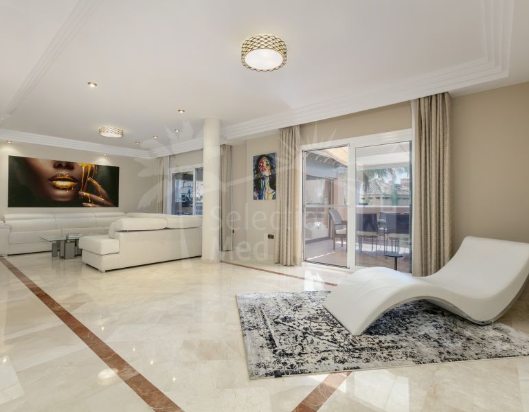 Penthouses for sale in Lagos de Sierra Blanca, Marbella Golden Mile
